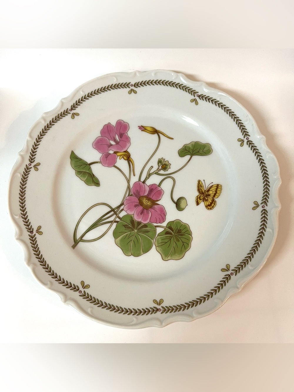 Bristol Fine China Glennbrook S-5434 White Pink Flowers Butterfly Dinner Plate